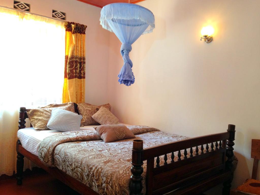 Eeshani Guest Inn Ела Екстериор снимка