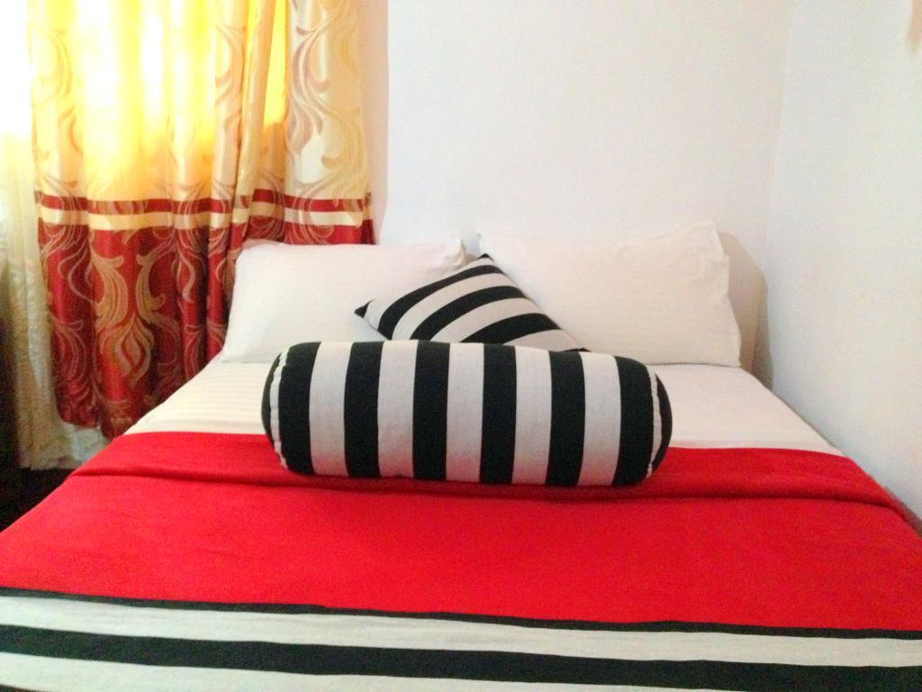 Eeshani Guest Inn Ела Екстериор снимка