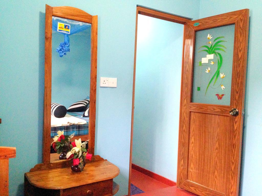 Eeshani Guest Inn Ела Екстериор снимка