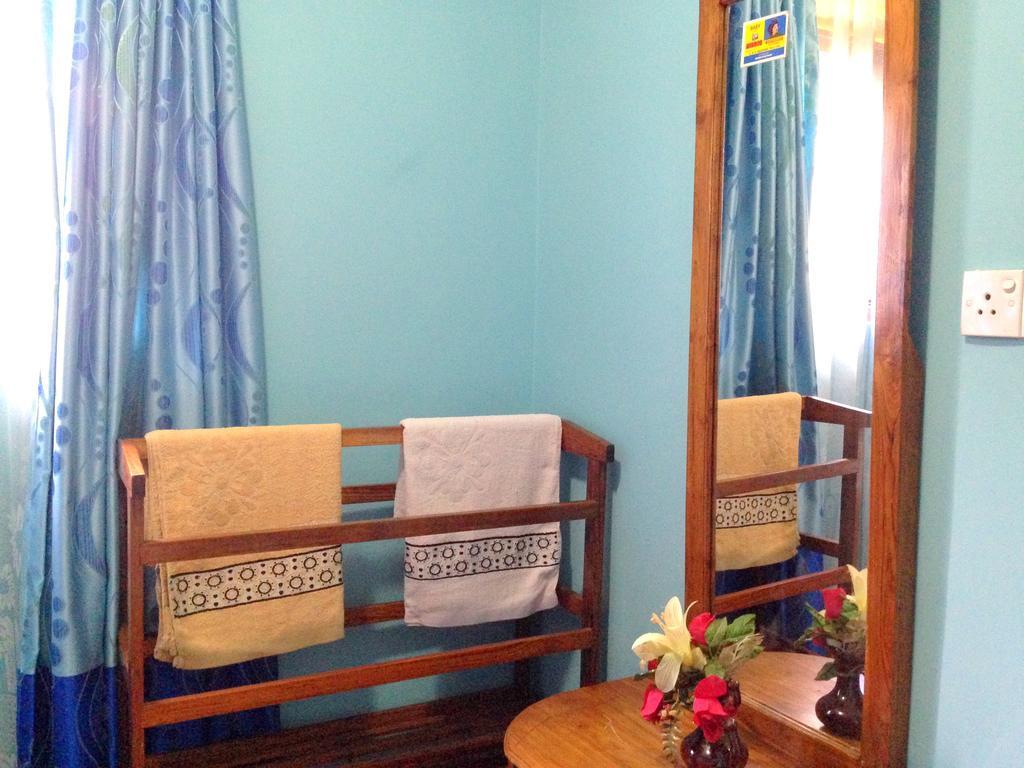 Eeshani Guest Inn Ела Екстериор снимка