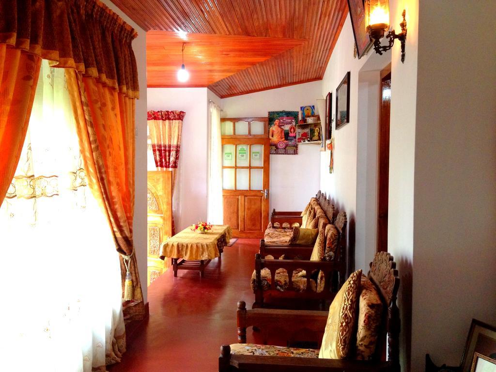 Eeshani Guest Inn Ела Екстериор снимка